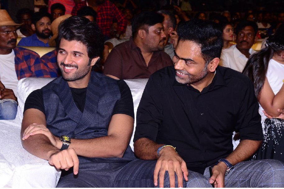 Maharshi-Movie-Pre-Release-Event